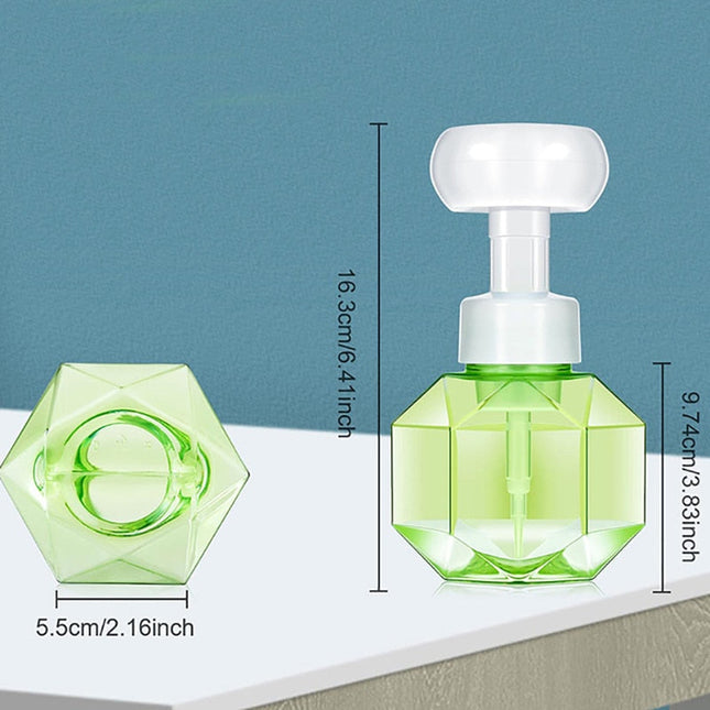 Zeepdispenser met schuim in bloemvorm