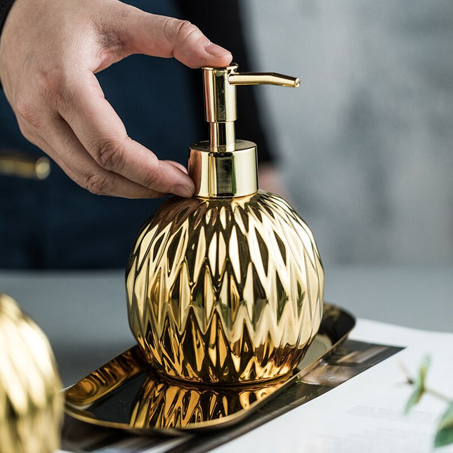 Goudkleurige design zeepdispenser voor badkamer