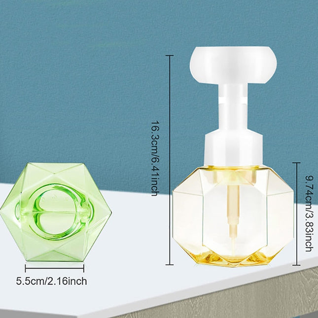 Zeepdispenser met schuim in bloemvorm