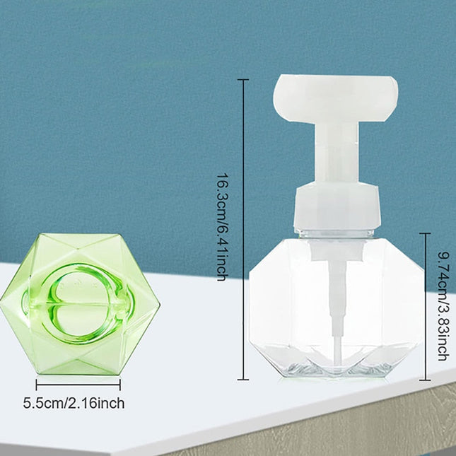 Zeepdispenser met schuim in bloemvorm